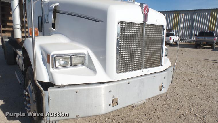 image for item DC2365 1990 Kenworth T450 grain truck