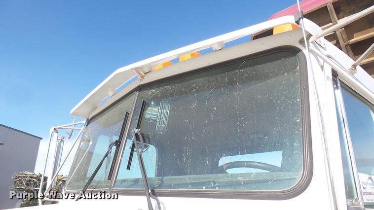 image for item DC2365 1990 Kenworth T450 grain truck