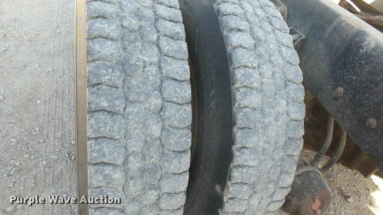 image for item DC2365 1990 Kenworth T450 grain truck