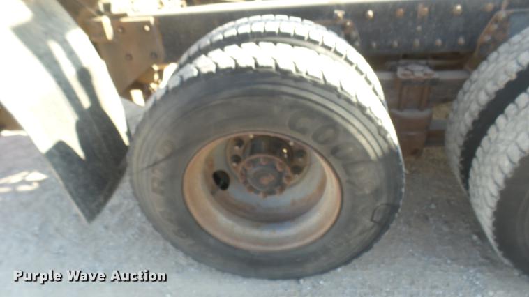 image for item DC2365 1990 Kenworth T450 grain truck