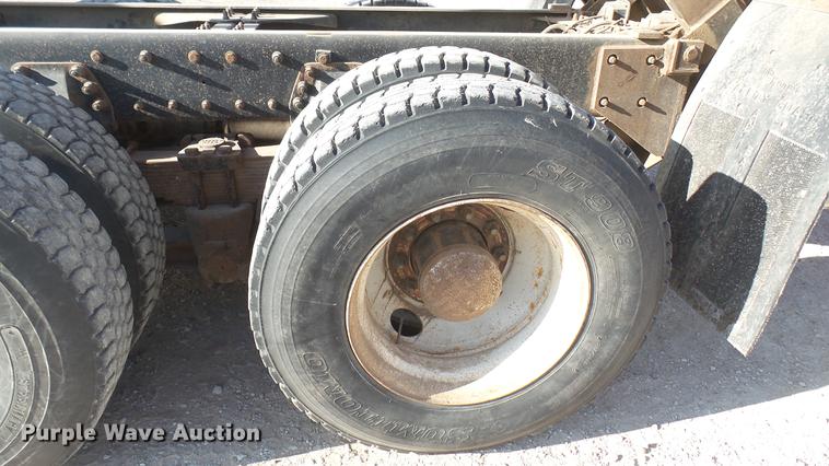 image for item DC2365 1990 Kenworth T450 grain truck