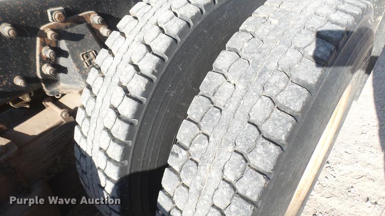 image for item DC2365 1990 Kenworth T450 grain truck