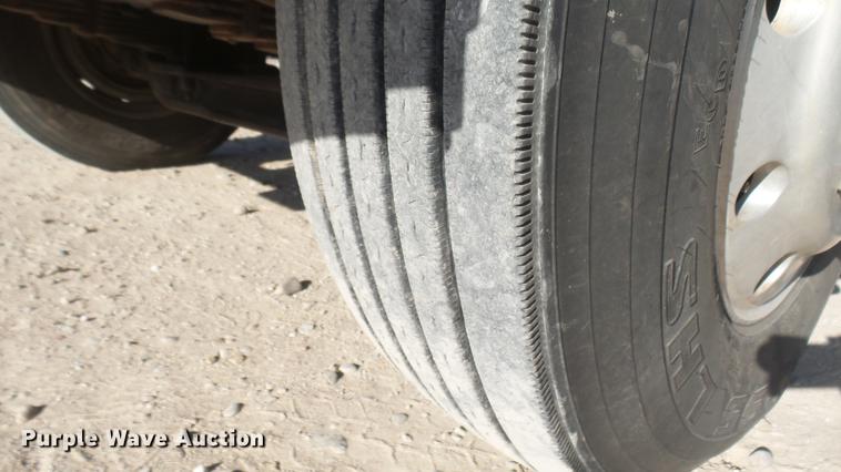 image for item DC2365 1990 Kenworth T450 grain truck