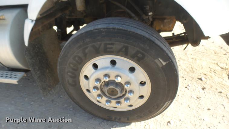 image for item DC2365 1990 Kenworth T450 grain truck