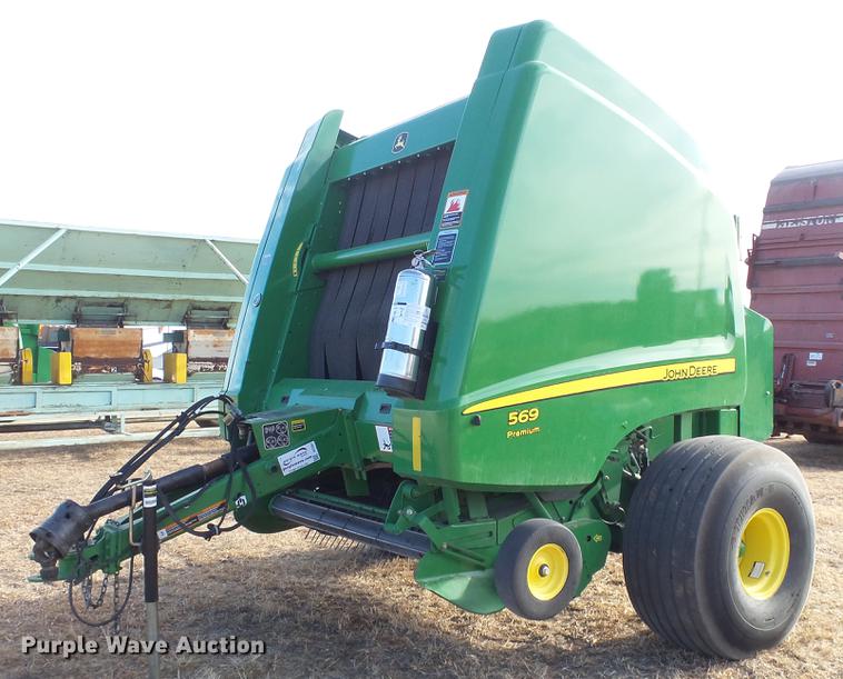 image for item DC2367 2013 John Deere 569 Premium round baler