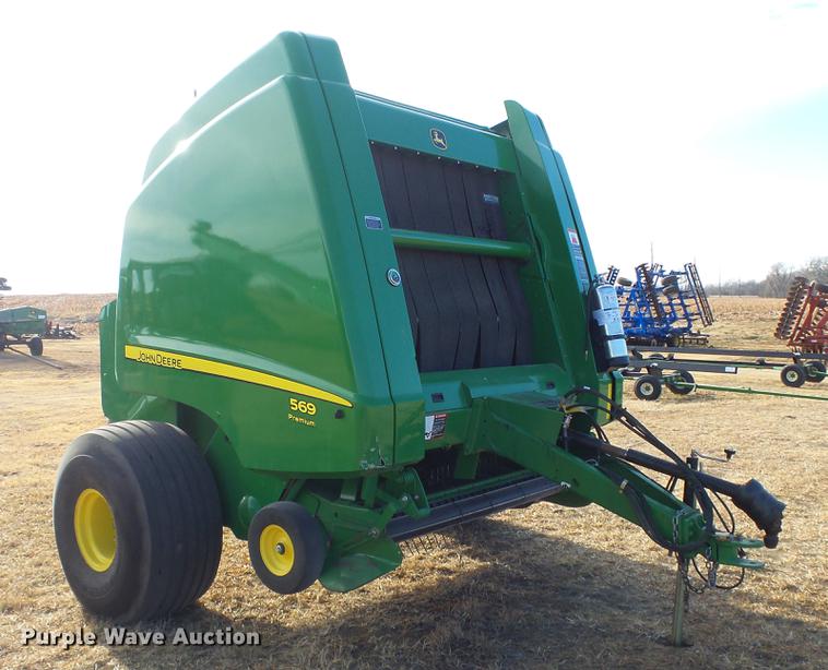 image for item DC2367 2013 John Deere 569 Premium round baler