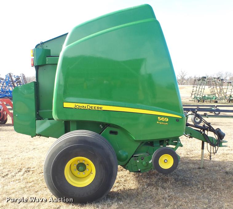 image for item DC2367 2013 John Deere 569 Premium round baler