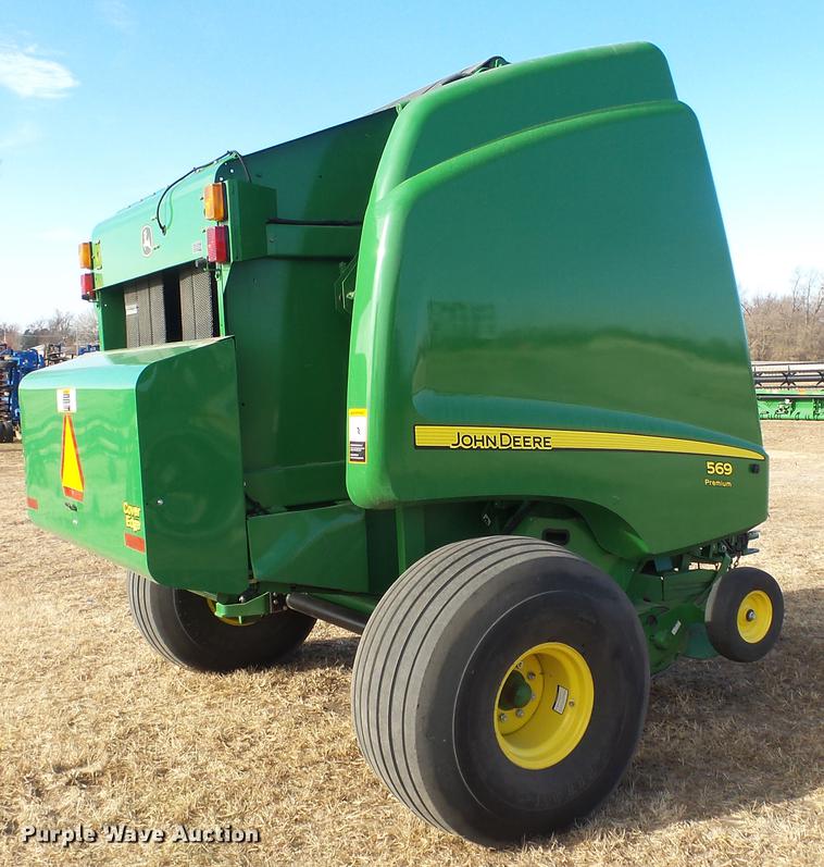 image for item DC2367 2013 John Deere 569 Premium round baler