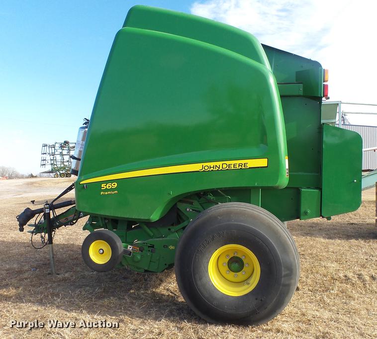 image for item DC2367 2013 John Deere 569 Premium round baler