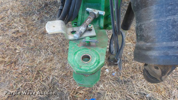 image for item DC2367 2013 John Deere 569 Premium round baler