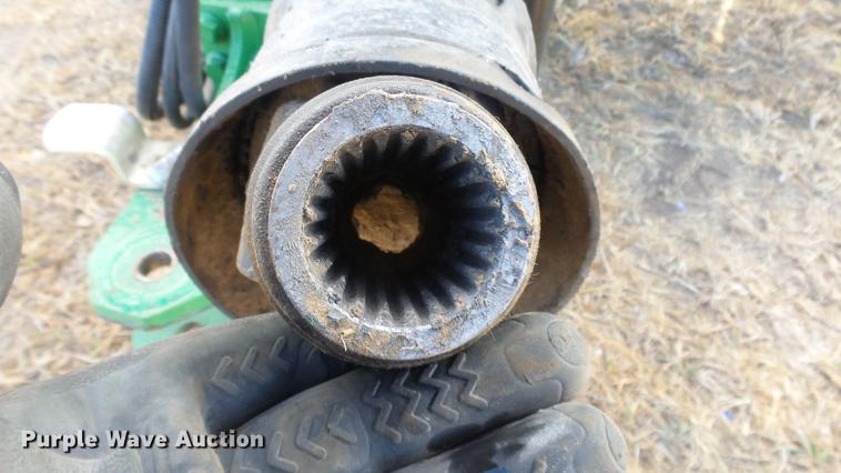 image for item DC2367 2013 John Deere 569 Premium round baler