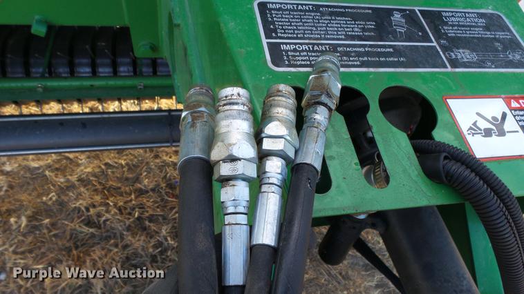 image for item DC2367 2013 John Deere 569 Premium round baler