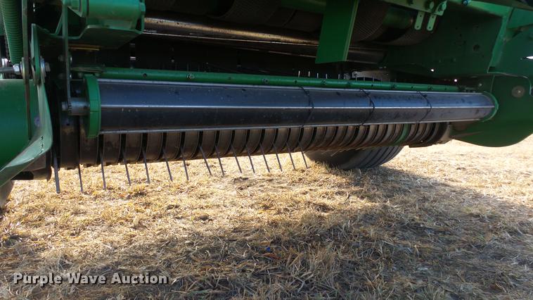 image for item DC2367 2013 John Deere 569 Premium round baler