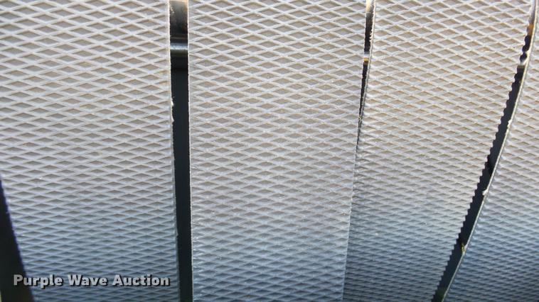 image for item DC2367 2013 John Deere 569 Premium round baler