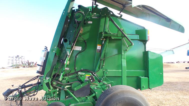 image for item DC2367 2013 John Deere 569 Premium round baler