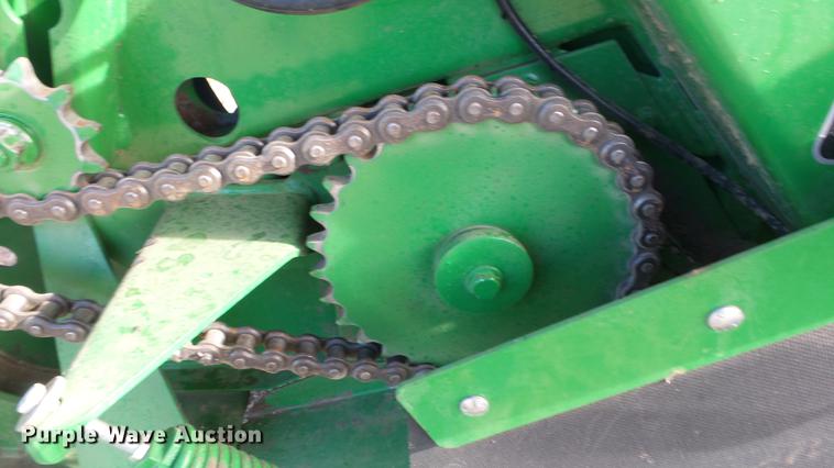 image for item DC2367 2013 John Deere 569 Premium round baler