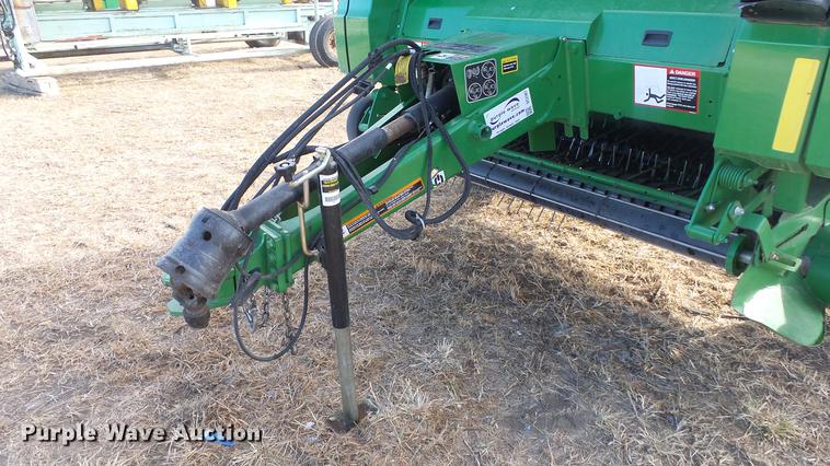 image for item DC2367 2013 John Deere 569 Premium round baler