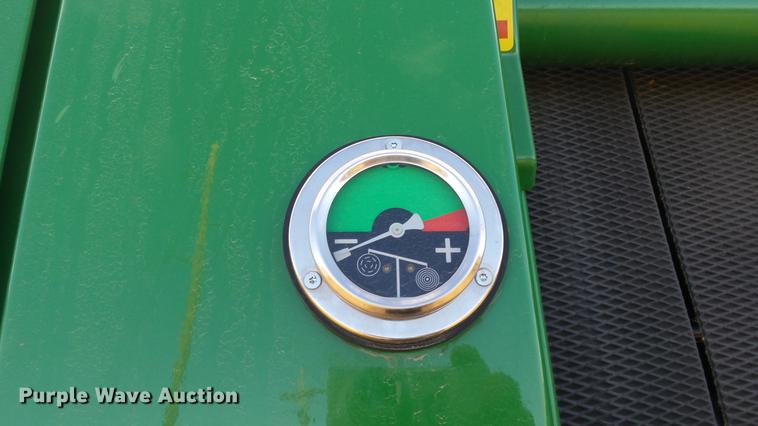 image for item DC2367 2013 John Deere 569 Premium round baler