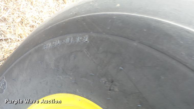 image for item DC2367 2013 John Deere 569 Premium round baler