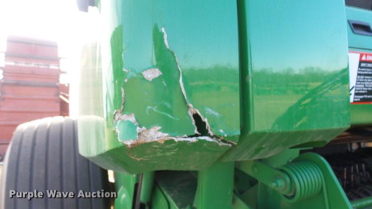 image for item DC2367 2013 John Deere 569 Premium round baler