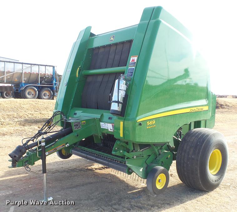 image for item DC2368 2013 John Deere 569 Premium round baler