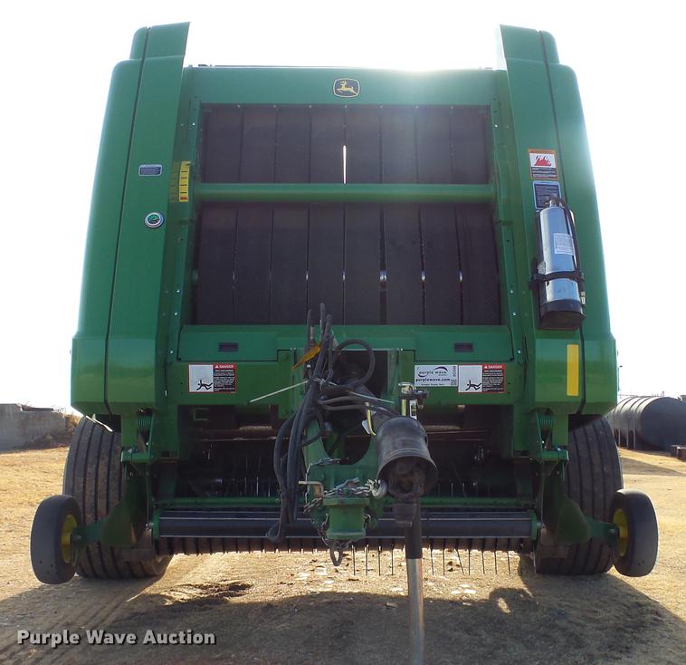 image for item DC2368 2013 John Deere 569 Premium round baler