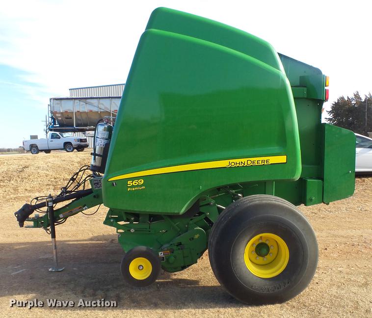 image for item DC2368 2013 John Deere 569 Premium round baler