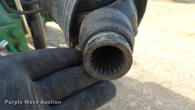 image for item DC2368 2013 John Deere 569 Premium round baler