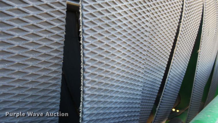 image for item DC2368 2013 John Deere 569 Premium round baler