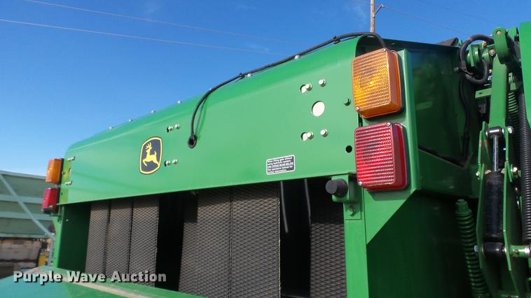 image for item DC2368 2013 John Deere 569 Premium round baler