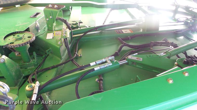 image for item DC2368 2013 John Deere 569 Premium round baler