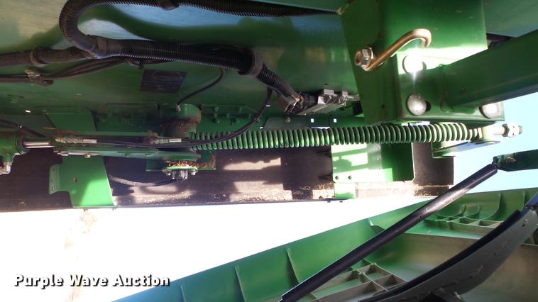 image for item DC2368 2013 John Deere 569 Premium round baler