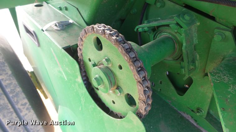 image for item DC2368 2013 John Deere 569 Premium round baler