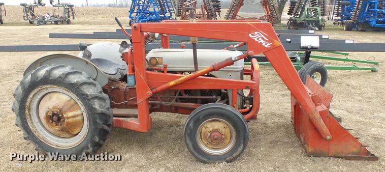 image for item DC2375 Ford tractor