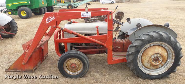 image for item DC2375 Ford tractor