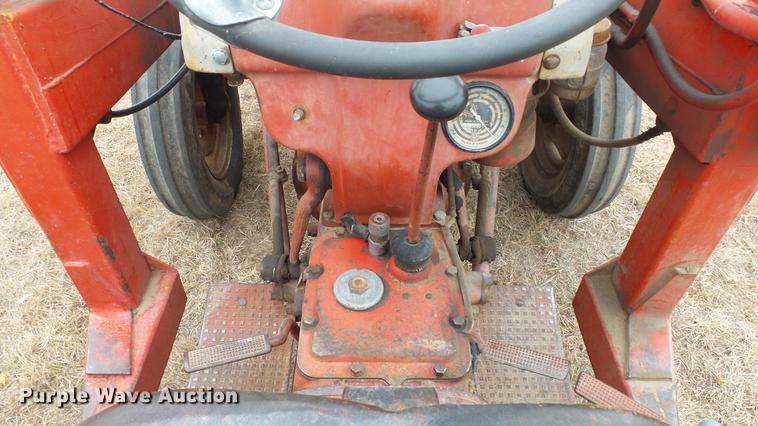 image for item DC2375 Ford tractor