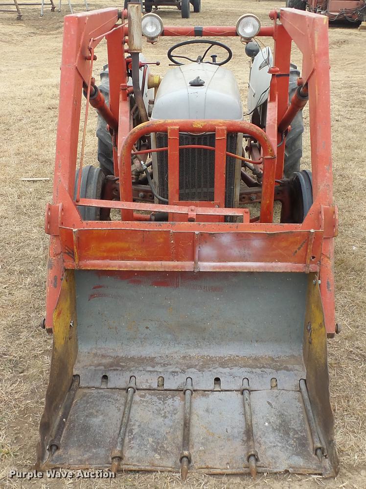 image for item DC2375 Ford tractor