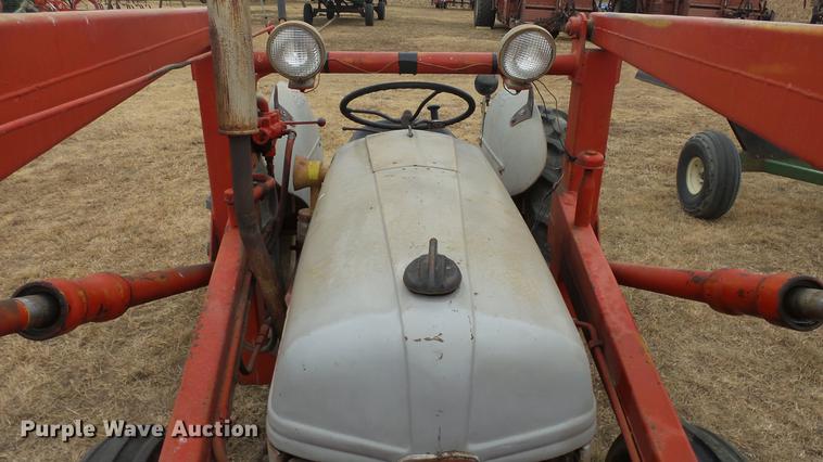 image for item DC2375 Ford tractor