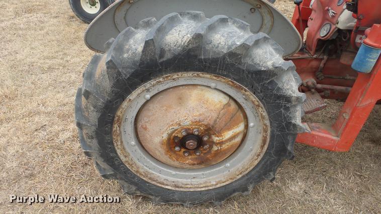 image for item DC2375 Ford tractor