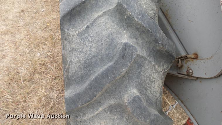 image for item DC2375 Ford tractor