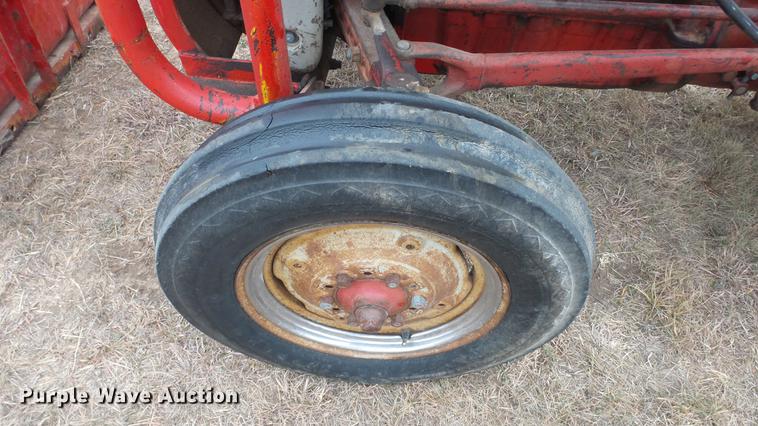 image for item DC2375 Ford tractor