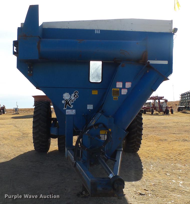 image for item DC2377 Kinze AW1040 row crop grain cart