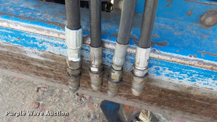 image for item DC2377 Kinze AW1040 row crop grain cart