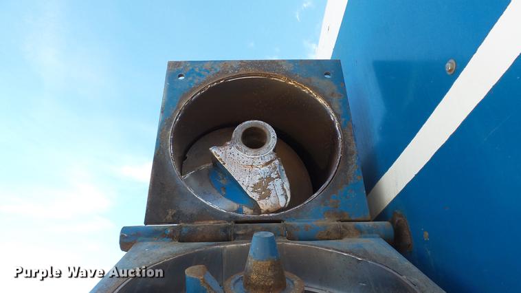 image for item DC2377 Kinze AW1040 row crop grain cart