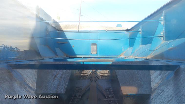 image for item DC2377 Kinze AW1040 row crop grain cart