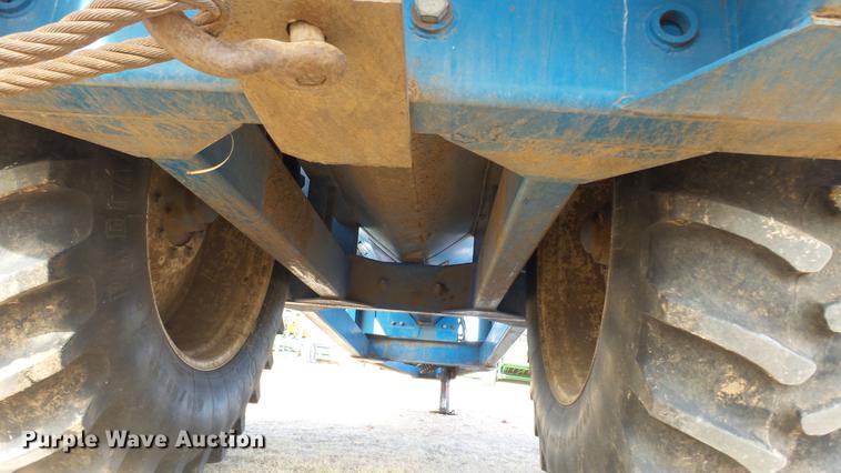 image for item DC2377 Kinze AW1040 row crop grain cart