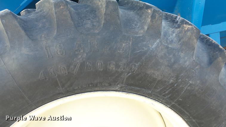 image for item DC2377 Kinze AW1040 row crop grain cart