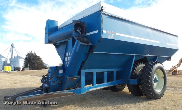 image for item DC2378 Kinze AW1040 row crop grain cart