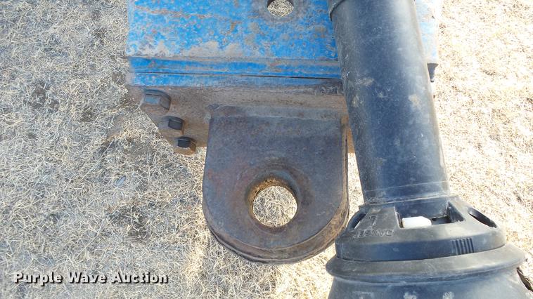 image for item DC2378 Kinze AW1040 row crop grain cart