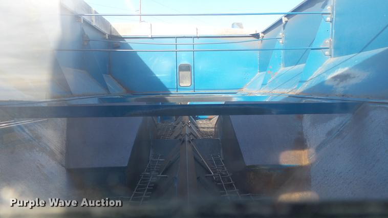 image for item DC2378 Kinze AW1040 row crop grain cart